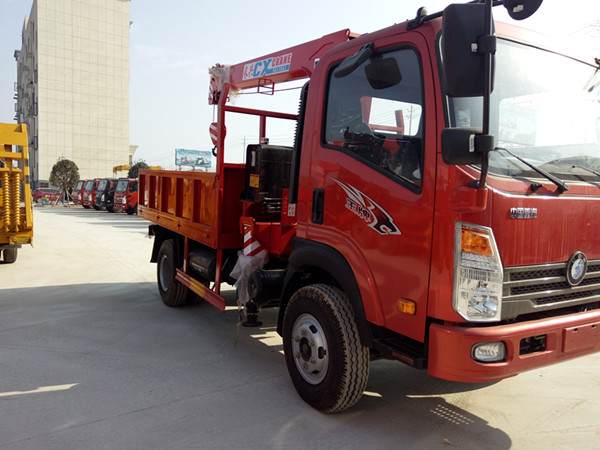 小型王牌3.2噸藍(lán)牌隨車(chē)吊