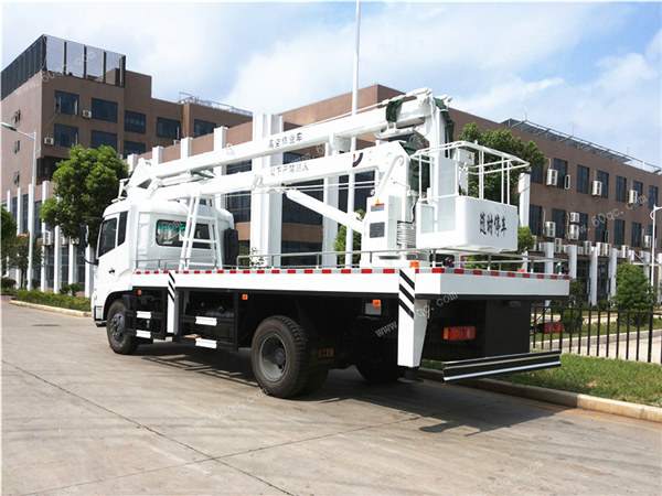 國五東風18-22米高空作業(yè)車
