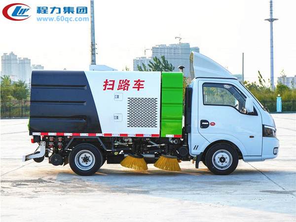東風(fēng)途逸3方掃路車