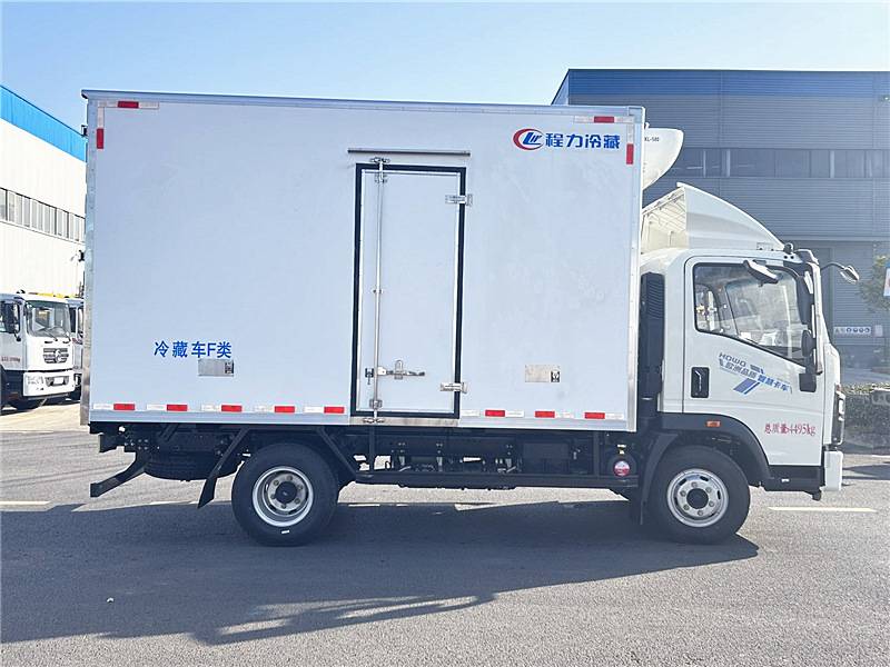 重汽豪沃統(tǒng)帥寬體冷藏車