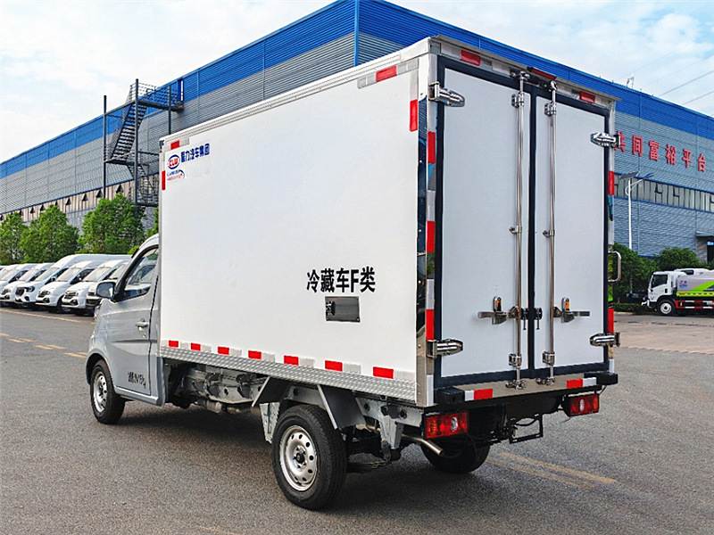 長(zhǎng)安藍(lán)牌國六冷藏車