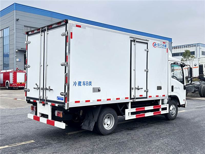 五十鈴KV100國(guó)六4.2米冷藏車