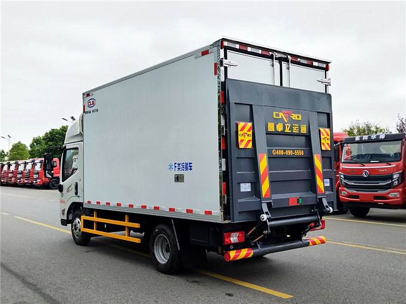 江鈴順達(dá)國(guó)六4.2米冷藏車