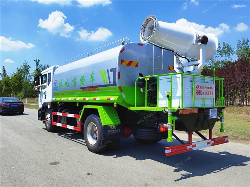 東風(fēng)多利卡D9霧炮車(chē)