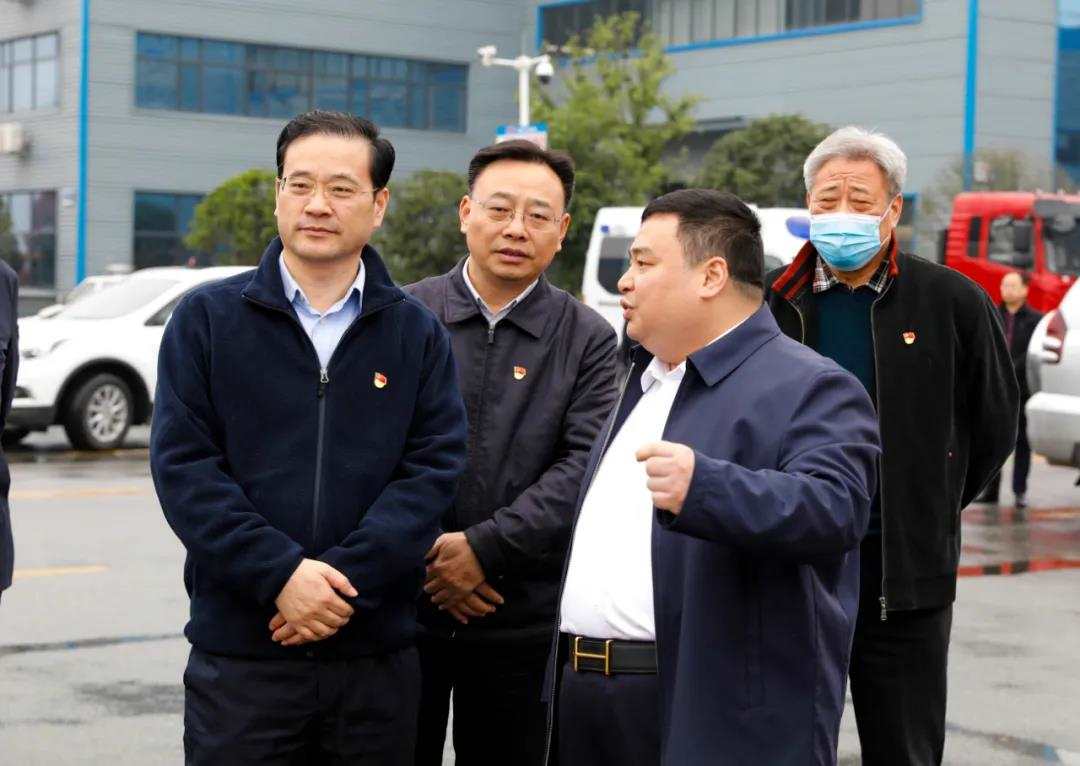 程阿羅，黨委副書記、常務副總經理程國強，黨委書記何儒安、總經辦服務中心主任張火生